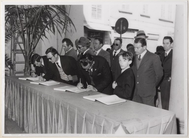 Gattatico-Reggio Emilia, 27-30 marzo 1970, Funerali di Alcide Cervi, firma del libro delle presenze